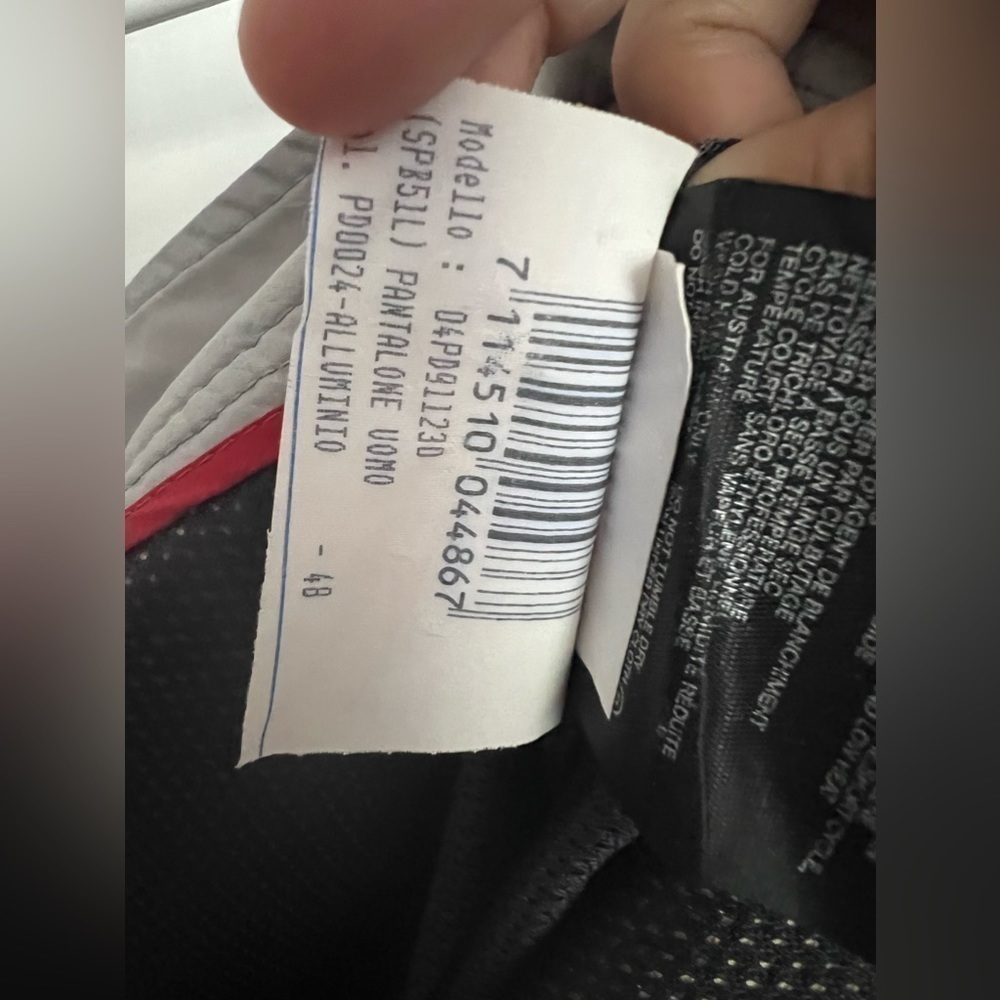 PRADA gor tex nylon cargo pants (authentic) - Picture 14 of 17